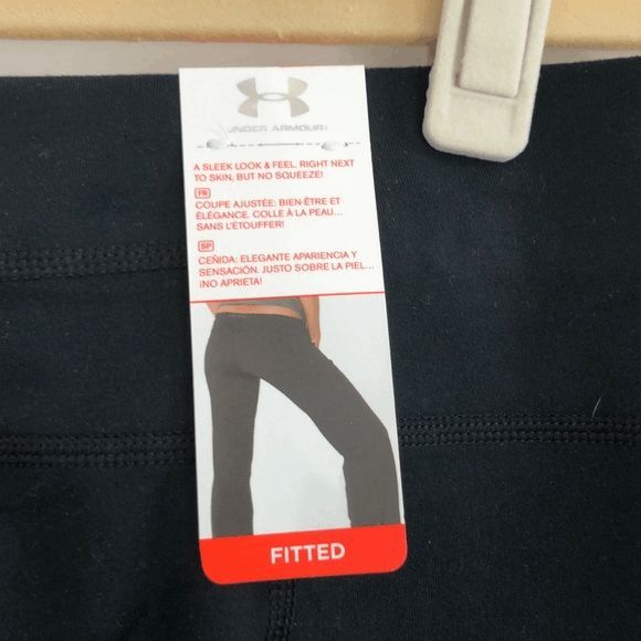 NEW Women's Size Small Under Armour Studio Perfect Capri Pants Black 1236304-001 - Picture 5 of 5